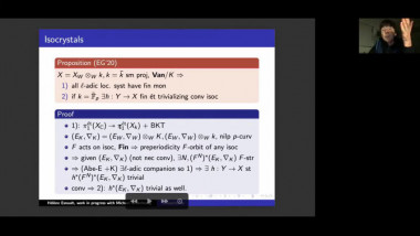 Connections and symmetric differentials