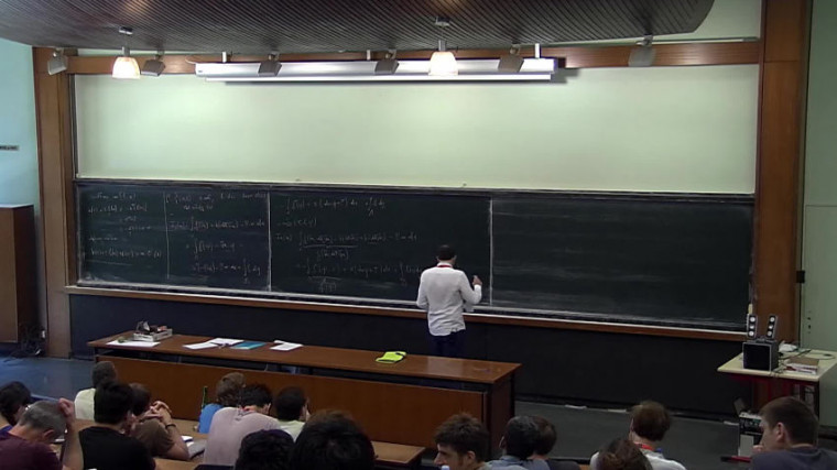Duality approach to a variational problem involving a polyconvex integrand
