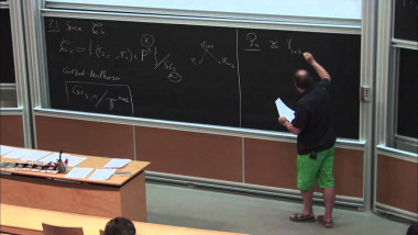 Finite dimensional integrable systems / Systèmes intégrables de dimension finie