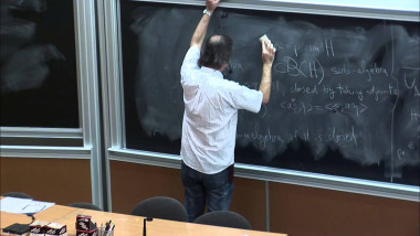 Geometry and dynamics of Finsler manifolds / Géométrie et dynamiques des espaces de Finsler