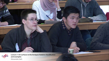 Complex geometry: a modern viewpoint / Géométrie complexe : un point de vue moderne