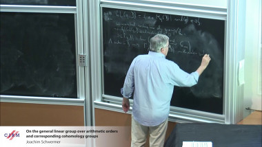 Cohomology of arithmetic groups, lattices and number theory: geometric and computational viewpoint / Cohomologie des groupes arithmétiques, réseaux et théorie des nombres: géométries et calculs