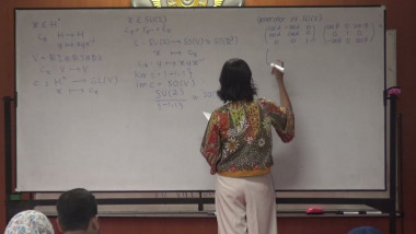 Groups and symmetries in geometry (part 5/6)