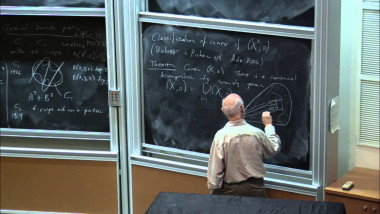 Lipschitz embedding of complex surfaces
