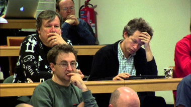 Mixed motives associated to elliptic curves