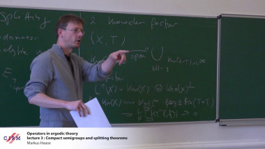 Operators in ergodic theory - Lecture 3: Compact semigroups and splitting theorems