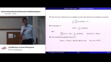 (In)efficiency in mean field games