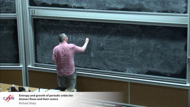 Entropy and growth of periodic orbits for Anosov flows and their covers