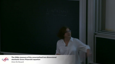 The Gibbs measure of the renormalized two dimensional stochastic Gross-Pitaevskii equation