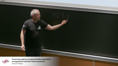 Traversing regions of supersolvable hyperplane arrangements and their lattice quotients