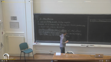 On the asymptotic geometry of the mapping class group