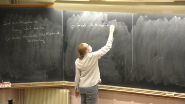 [1200] Sur un théorème de Lang-Weil tordu