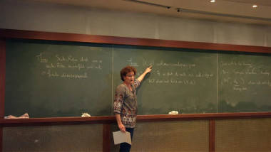 Besicovitch covering property in sub-Riemannian geometry