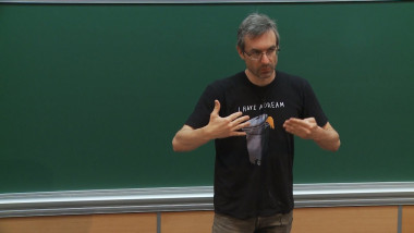 Fundamental local equivalence for quantum geometric Langlands