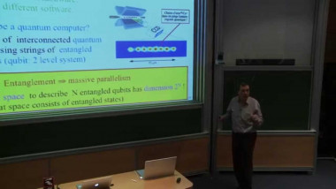 De la dualité onde-particule à l'intrication: les deux révolutions quantiques