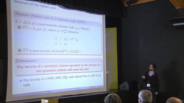 Faiblesse structurelle des schémas McEliece avec clefs compactes