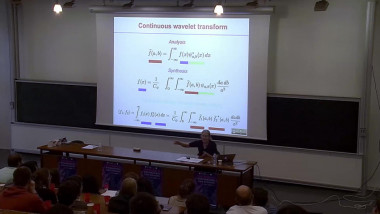 How to analyze, model and compute turbulent flows using wavelets?