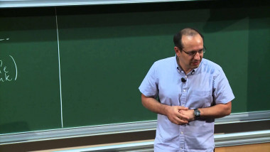 1/4 Automorphic forms for GL(2)