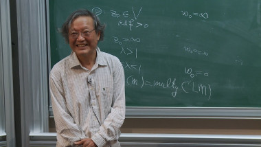 Riemann-Hilbert correspondence and Laplace transform