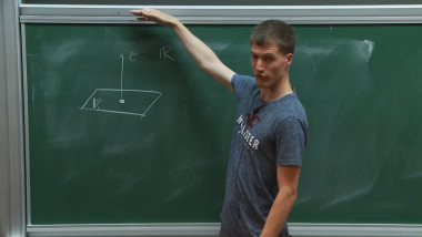 2/5 4d N = 2 localization