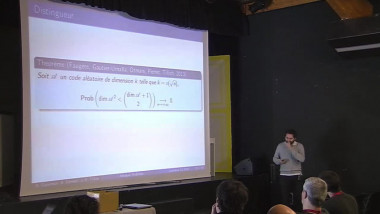 Comment domestiquer les codes de Goppa sauvages?