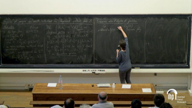 [1154] Espaces et groupes non exacts admettant un plongement grossier dans un espace de Hilbert