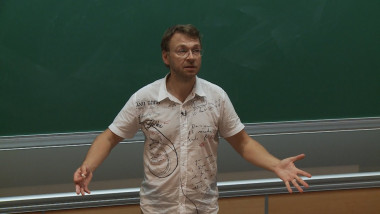 4/4 Index theorems and 5d localization