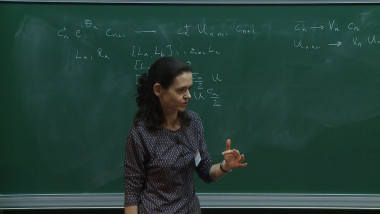 Tensor network applications to (1+1)d gauge theories