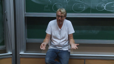 3/3 Large systems of interacting quantum particles in a random field