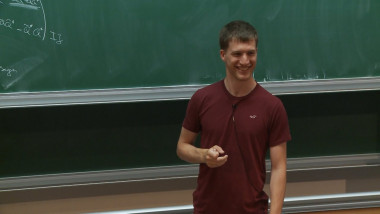 3/5 4d N = 2 localization