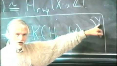 Algebraic cycles and the Dold-Thom theorem