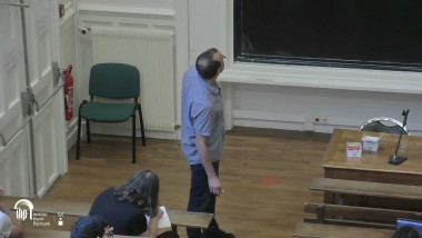 Isoperimetric inequalities in high dimensional convex sets (Lecture 3 - Part 1)