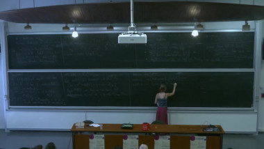 A. Kuznetsova - Automorphisms of bounded growth