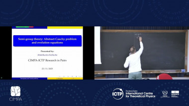 Semi-group theory: Abstract Cauchy problem and evolution equations (1/4)