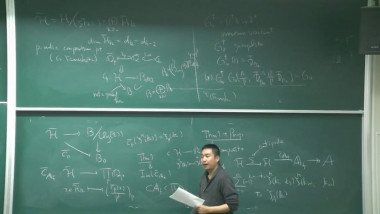Integrality of p-adic multiple zeta values and application to finite multiple zeta values