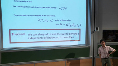 Can one use virtual fundamental chain in (topological) quantum field theory ?