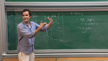 Integral points and affineness in Arakelov geometry