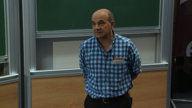 Remarks about the self - similar solutions of the Vortex Filament Equation