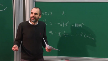 2d Dualities and Mass Hierarchies