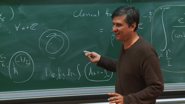 Semi-infinite topology of the complexified path integral