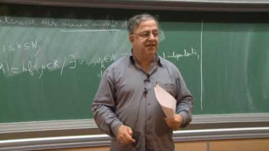 Minima successifs sur les surfaces arithmétiques