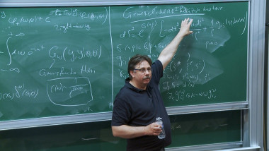 Horizons and holography