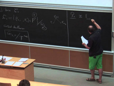 Finite dimensional integrable systems / Systèmes intégrables de dimension finie