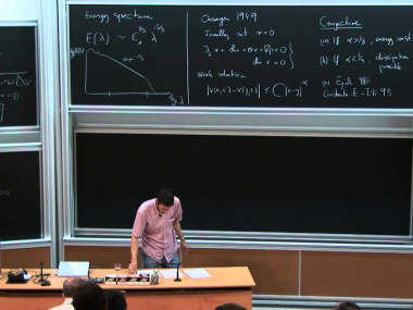 Vorticity, rotation and symmetry (III) - approaching limiting cases of fluid flows / Vorticité, rotation et symétrie (III) - analyse des situations limites en théorie des fluides