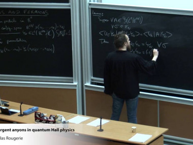 Spectral theory of novel materials / Théorie spectrales des nouveaux matériaux