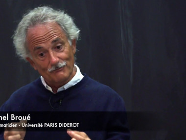 Fourier Matrices for Spetses / Matrices de Fourier pour les Spetses