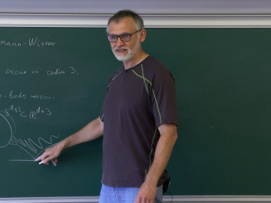 Anton Kapustin : Topological Phases of Quantum Lattice Systems and Higher Berry Classes