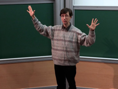 Combinatorics and Arithmetic for Physics : Special Days
