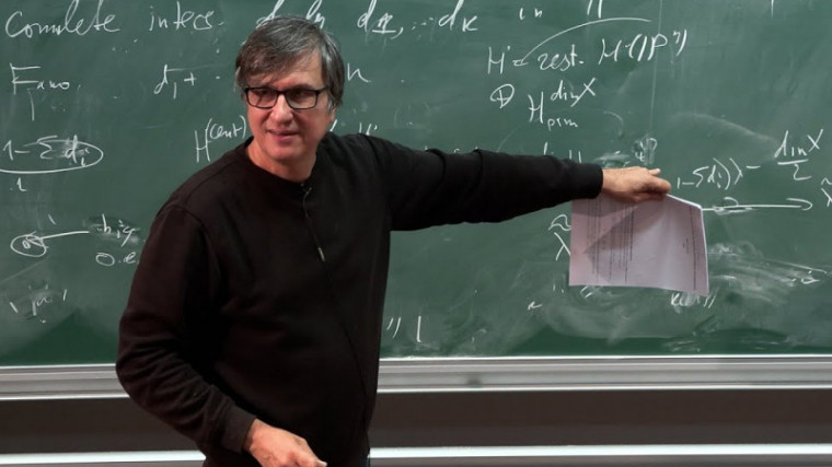 Maxim Kontsevich : Birational Invariants from Gromov-Witten Theory