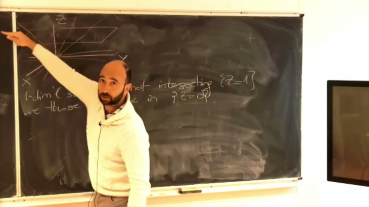 Real and Complex Line Arrangements (1/4)